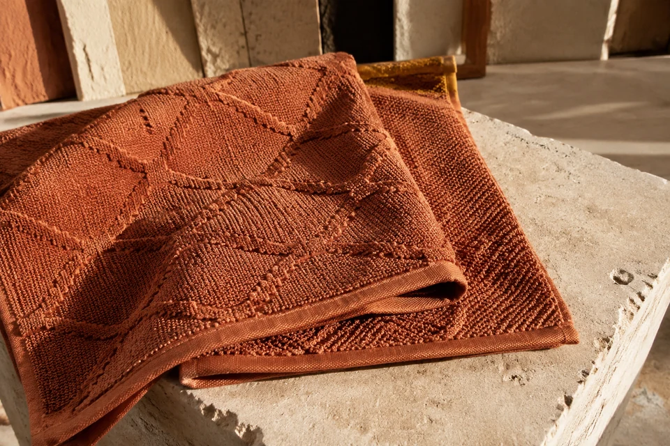 Jacquard Towel Motif Legibility: Woven-Design Approval for Bulk Orders