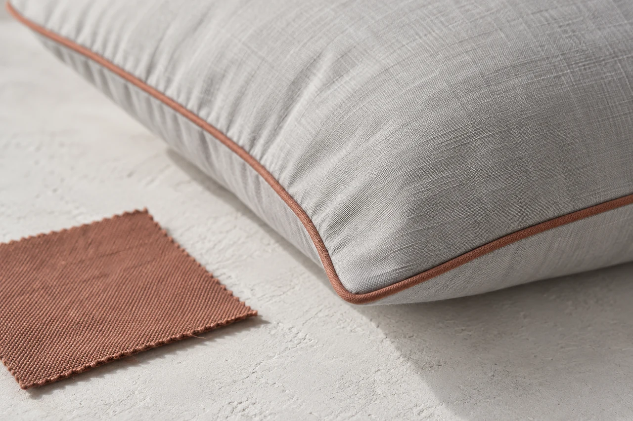 Contrast Piping in Bedding: Reviewing Color at the Sewn Edge
